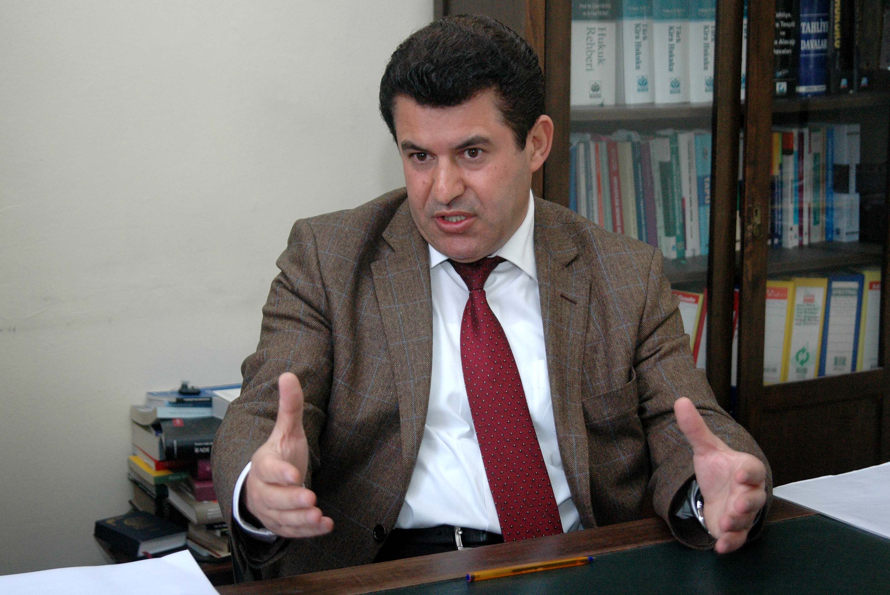 Erol Dora, primo deputato cristiano eletto al parlamento turco